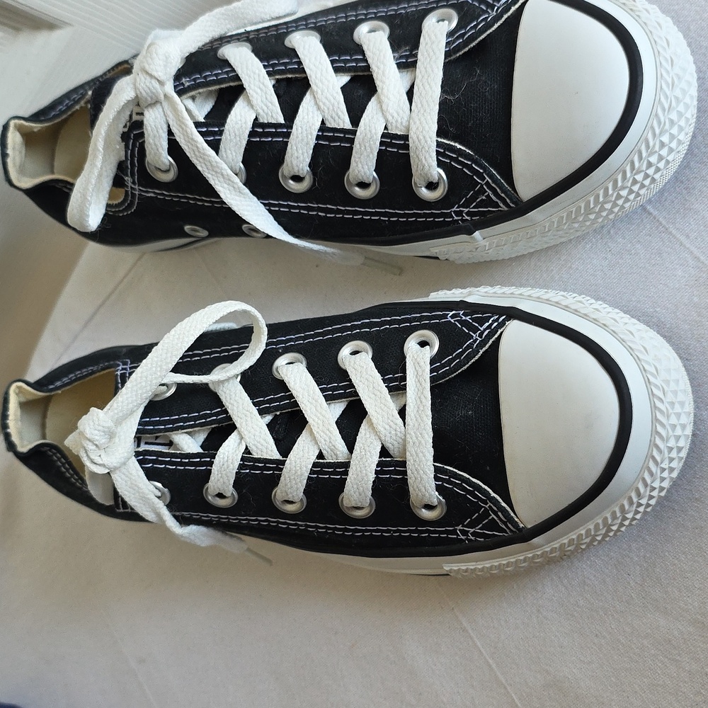 Black And White Canvas Converse All Stars Sneakers Womens 6 Mens 4 - Picture 3 of 14